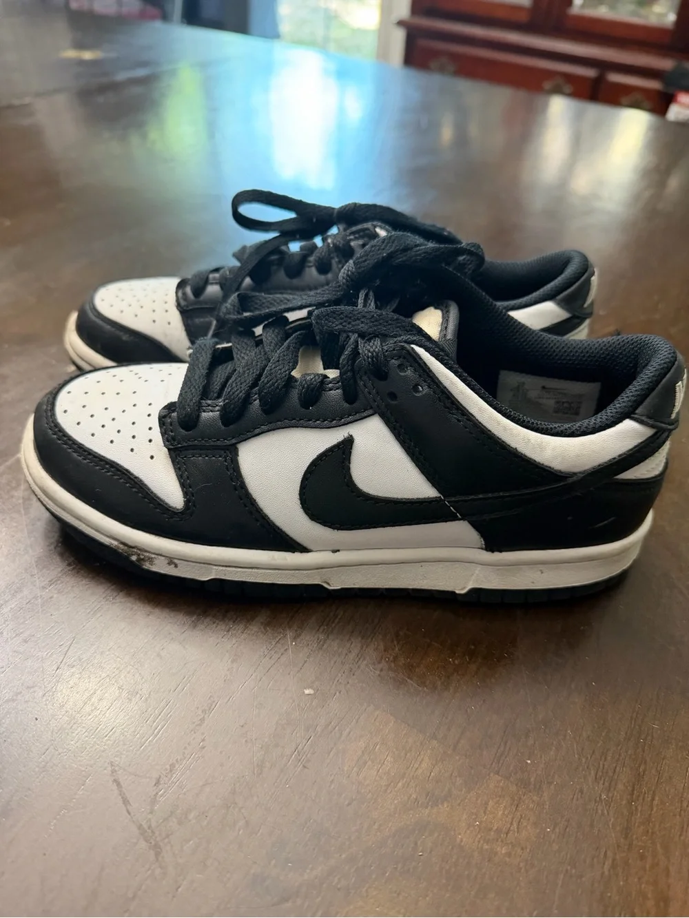 Nike Size 4 Youth Sneakers - Picture 3 of 7